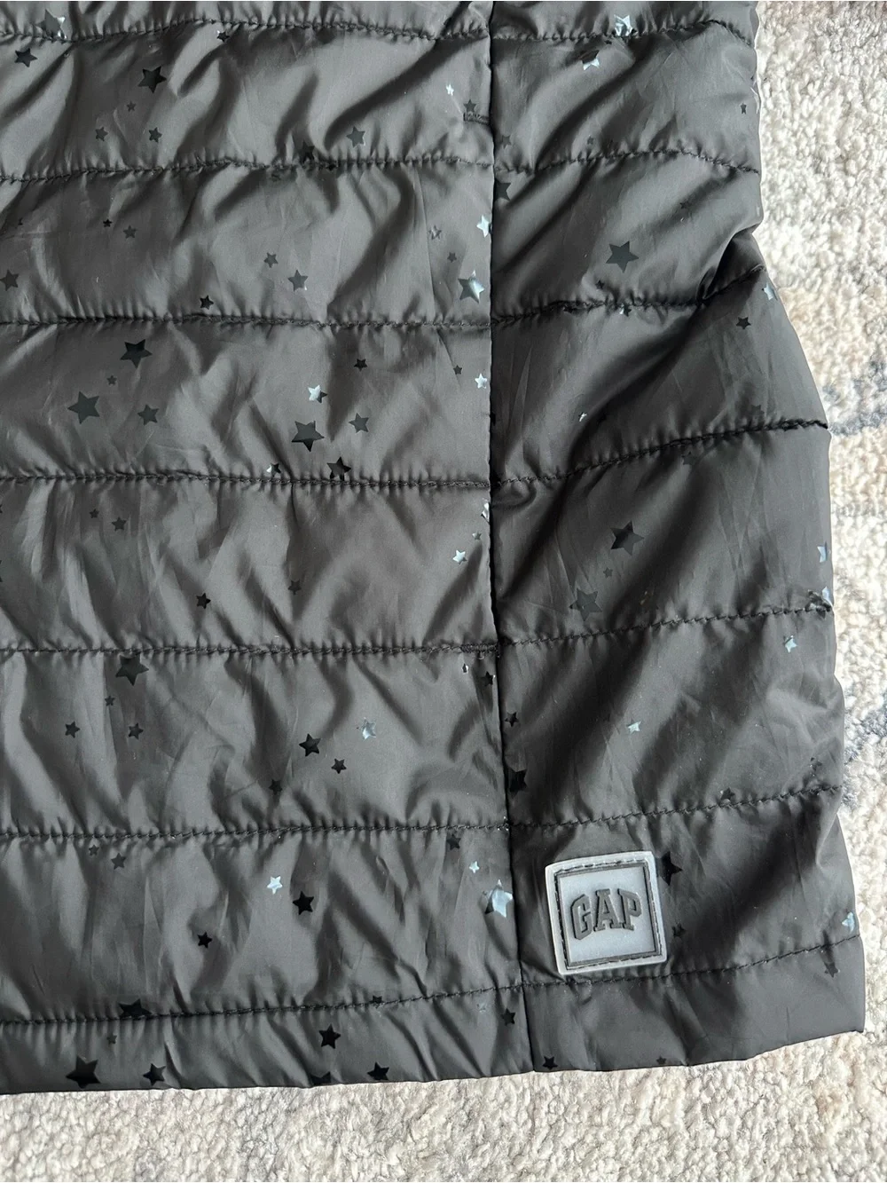 GAP Kids black hooded lightweight puffer zip-up jacket size M(8/9)